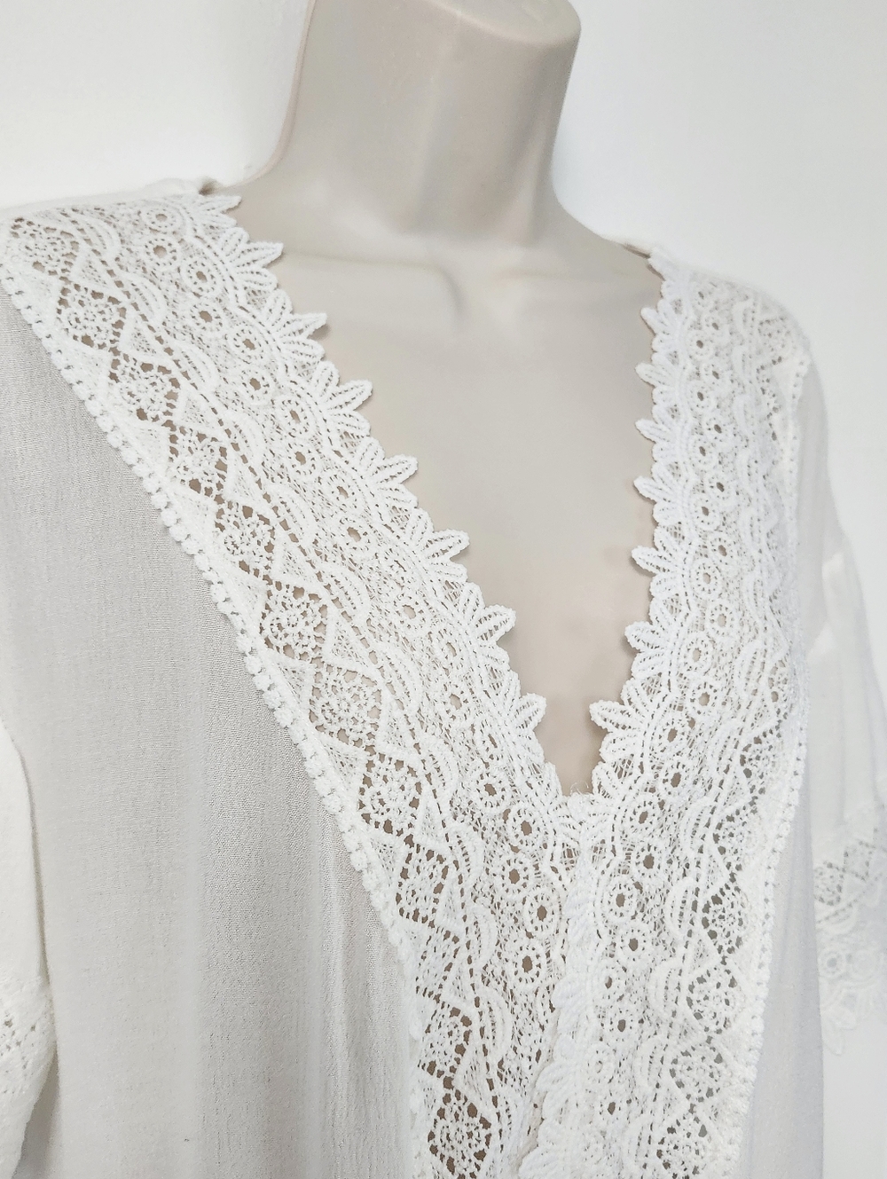 White Crochet V-Neck Boho Top Short Sleeves Cover Up size M - Picture 6 of 10